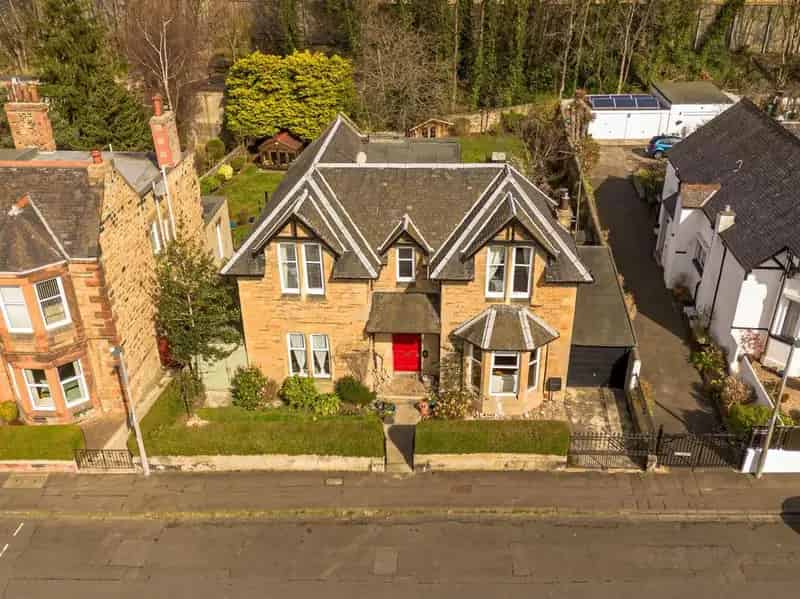 5 Bedroom Detached House Portobello