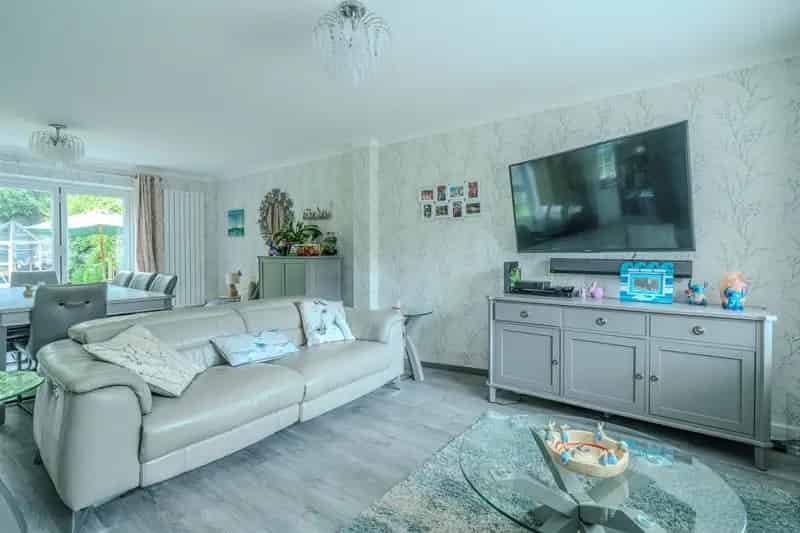 Family Home in Tring with Large Garage and Garden