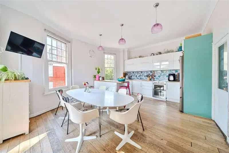 4 bed flat for sale