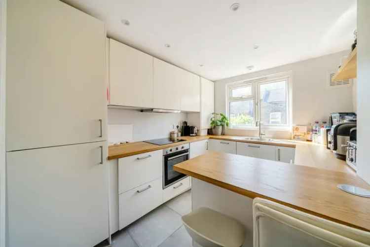 One Bedroom Victorian Conversion SE15 - Ideal First Time Buyer Home