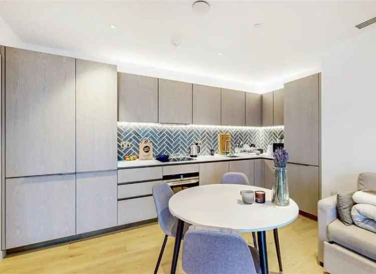 One Bedroom Apartment near Old Street Station with Amenities