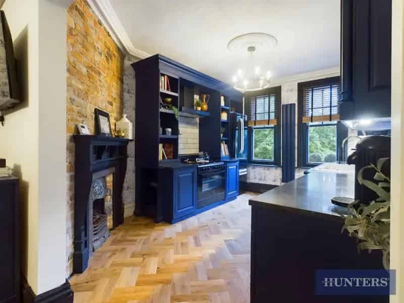 3 Bedroom Modern Apartment For Sale in Scarborough