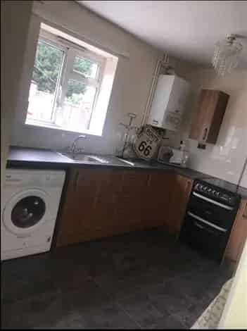 3 Bedroom House New Kitchen and Bathroom