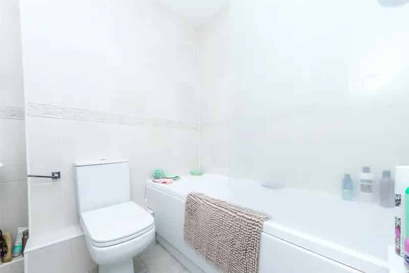 Flat For Sale , Leeds, England