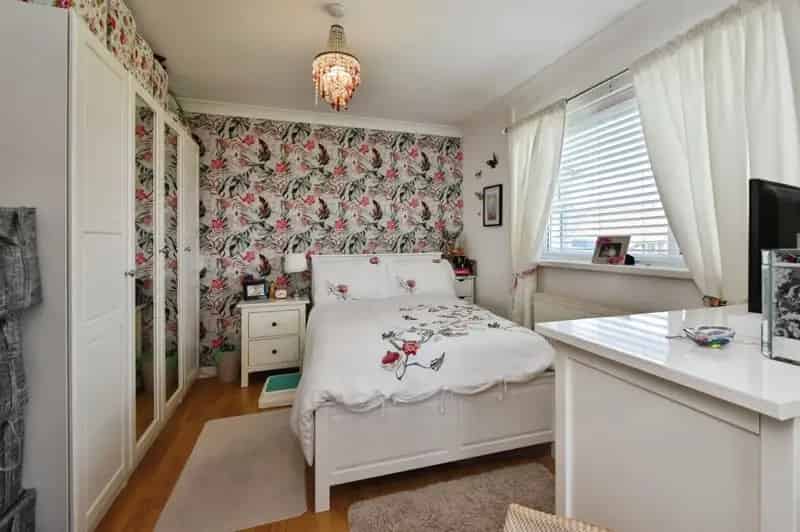 3 Bedroom Detached Bungalow Near Amenities and Schools
