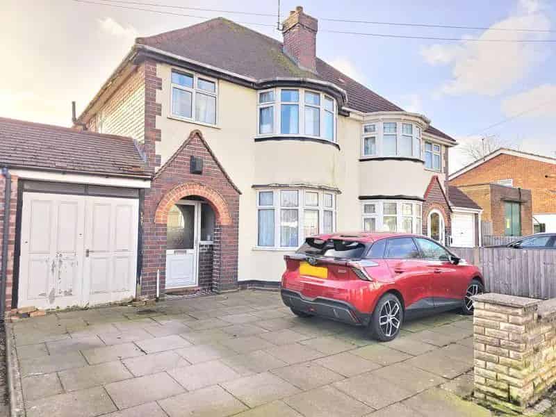 3 Bedroom Semi Detached House For Sale