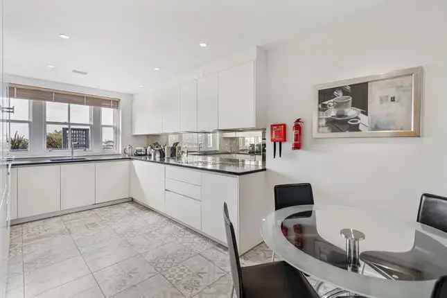 Flat to rent in Hyde Park Gate, Kensington, London SW7, United Kingdom