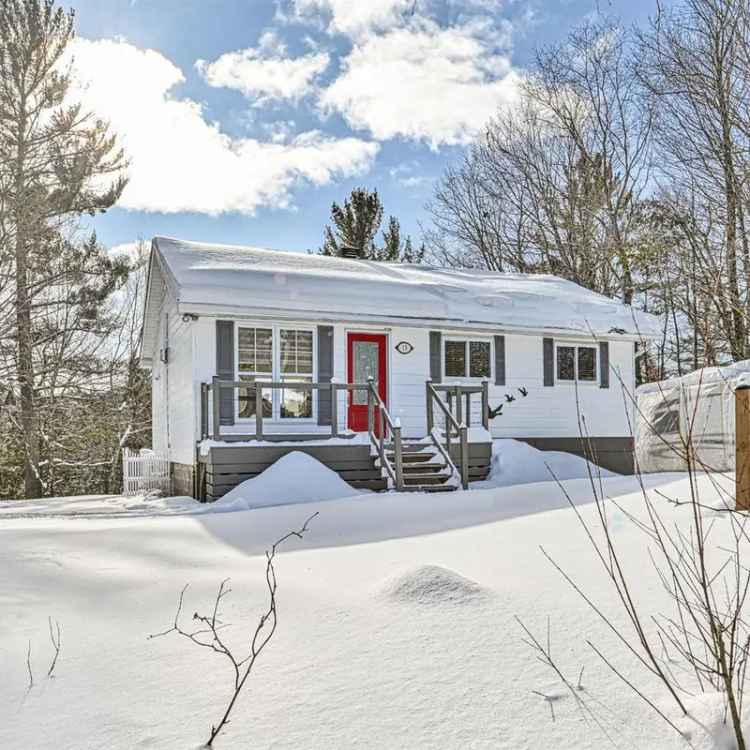 Riverside Bungalow with Lake Access - Peaceful Retreat