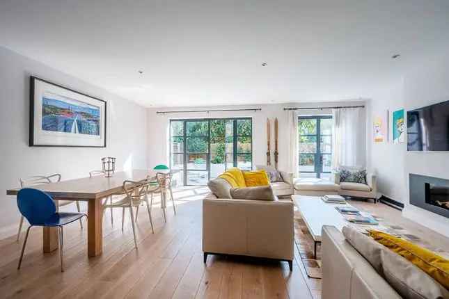 Detached house to rent in Copse Hill, West Wimbledon, London SW20