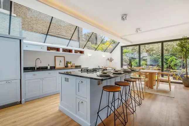 5 Bedroom Terraced House for Sale in London SW6