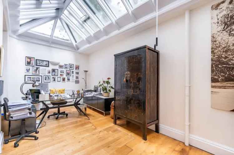 2 Bedroom Flat for Sale in Chelsea Garden Square