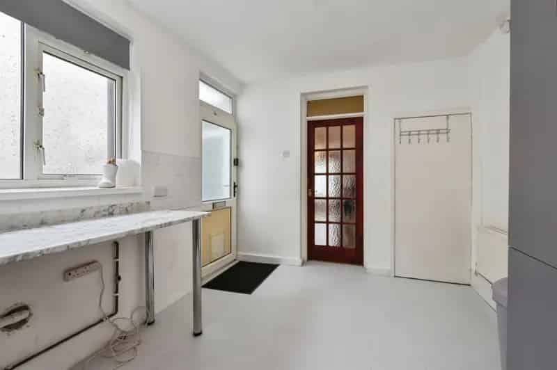 3 Bedroom Terraced House For Sale No Onward Chain