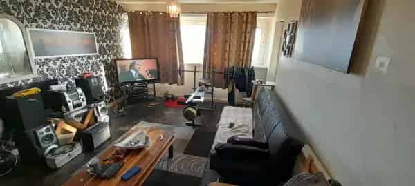 1-Bed Flat Near Longbridge Station - Needs Decorating