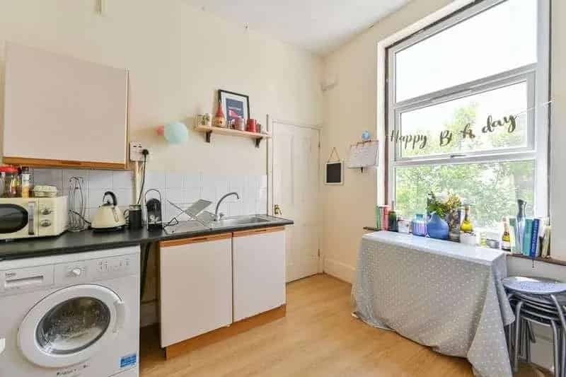 3 Bed Flat for Sale in Clapham