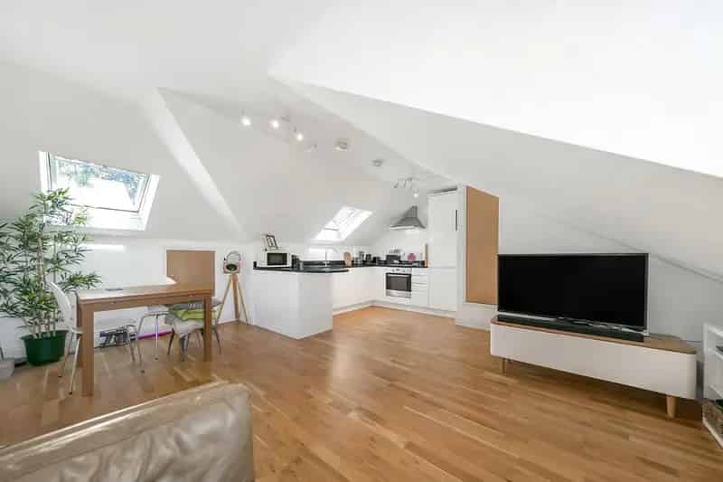 2 Bedroom Flat House to Rent Brixton