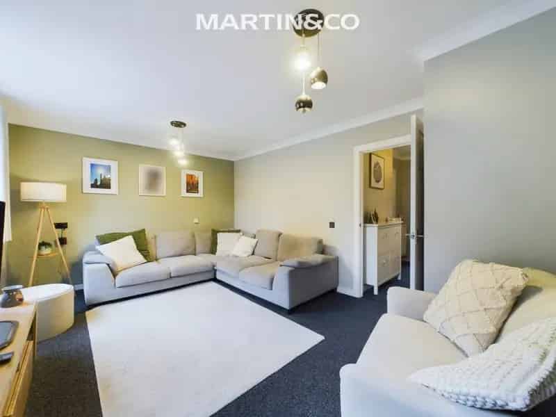 3 Bedroom House For Sale Near Wokingham Town Centre