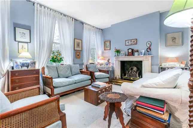 Flat for sale in Kennington Road, Kennington, London SE11