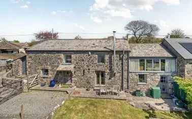 Stone Barn Conversion Three Bedrooms Two Bathrooms Devon