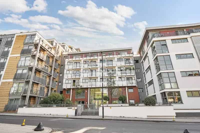 Flat For Sale , London, England
