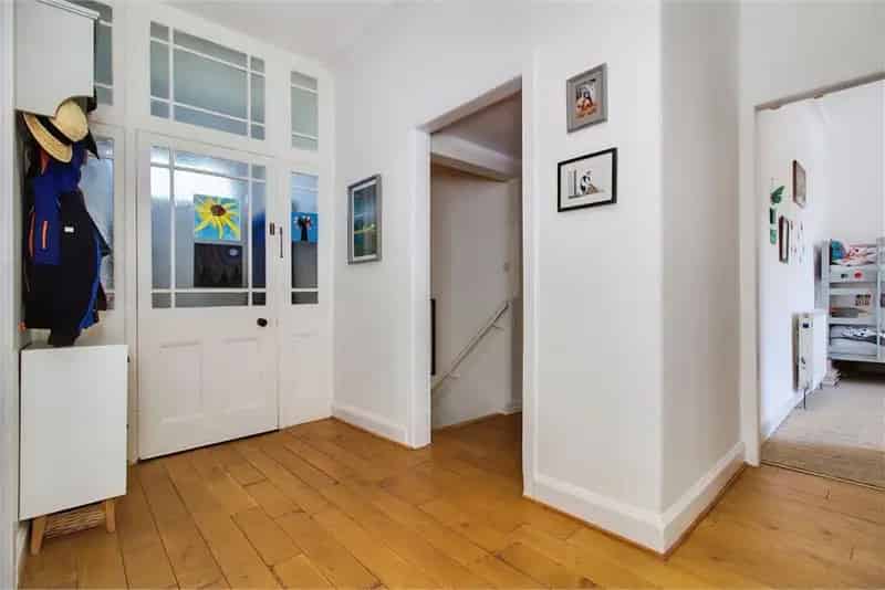 3 Bed Flat - Maindoor with 3 Reception Rooms