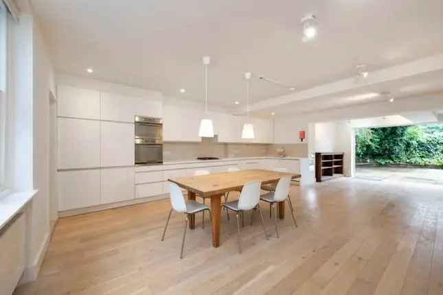 Terraced House to Rent Camden NW1