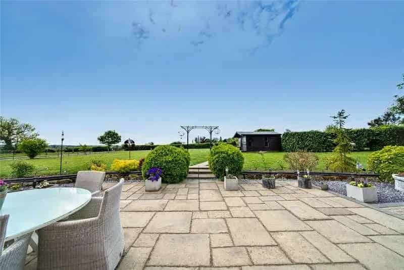 3 Bed Barn Conversion Bradley Green - Character, Space & Rural Charm