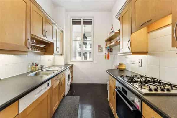 Luxury 2-Bedroom Apartment with Parking and Porter Service