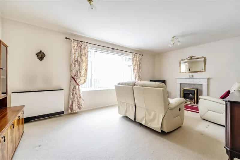 4 Bedroom Detached House For Sale Near Schools