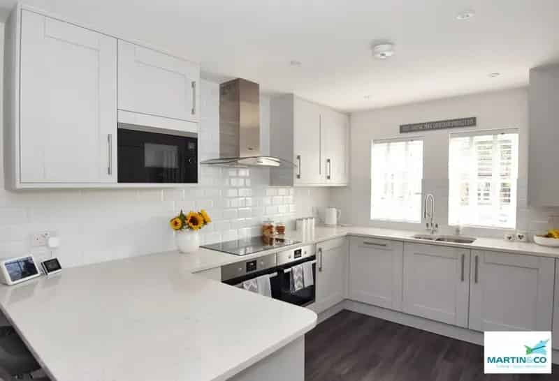 4 Bedroom House For Sale Near Town Centre
