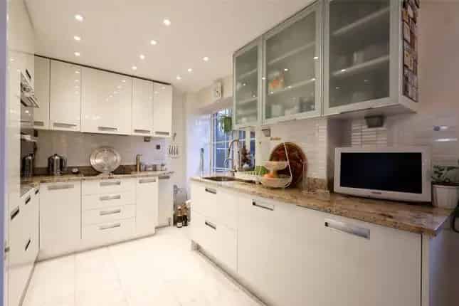 4 Bedroom Apartment for Sale in Queensway Bayswater