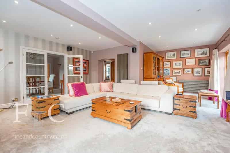 4 Bedroom Detached House with 3.5 Acre Plot and Stunning Views