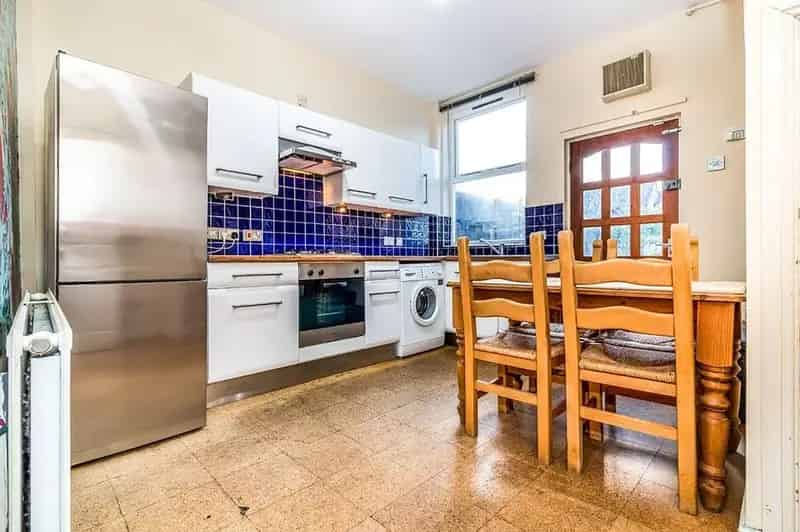 2 Bedroom Mid Terrace House Salford M3
