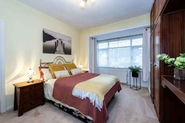 3 bedroom Mid Terrace House to rent, London, SW16