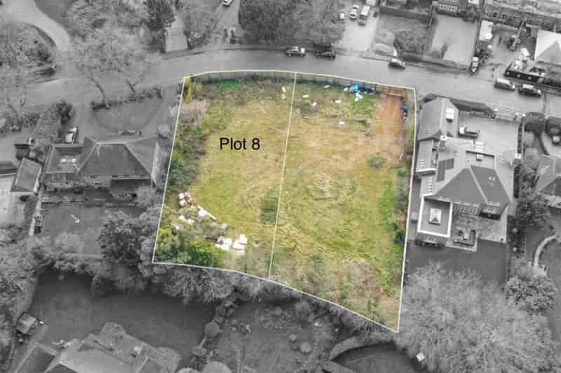 7 Bed Property for Sale Beaconsfield - Prime Plot with Planning Consent
