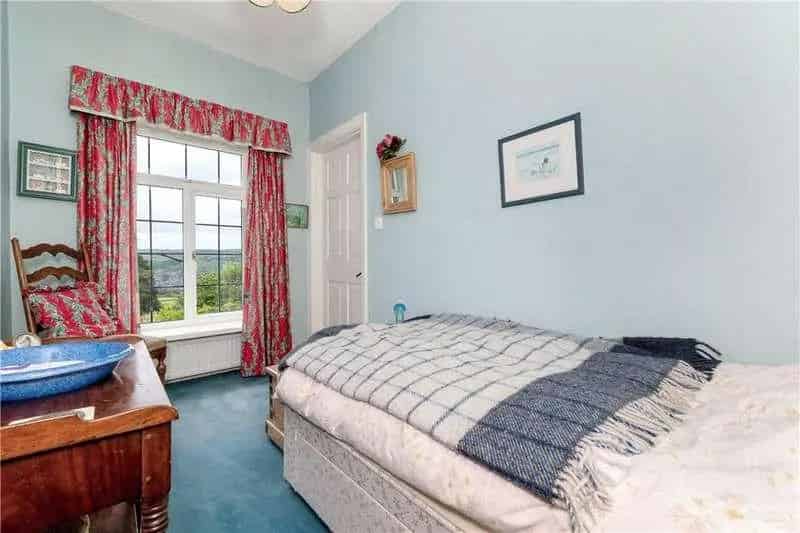 5 Bed House For Sale