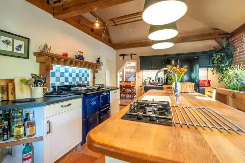 4 Bedroom Barn Conversion Denham Eye