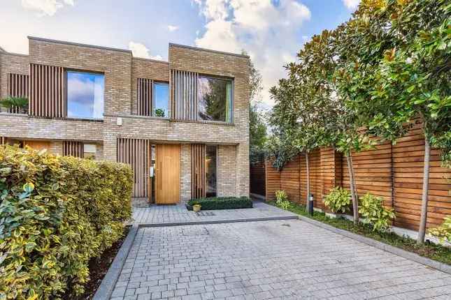 4-Bedroom House in Teddington Award-Winning Development