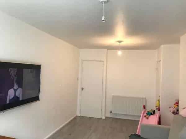 Spacious Ground Floor 1 Bedroom Flat Near Shops and Transport
