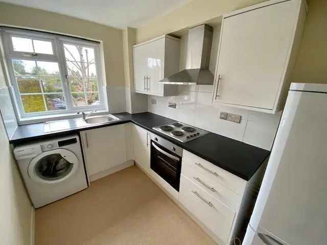 First Floor Apartment Zero Deposit Available Modern Kitchen Double Bedroom