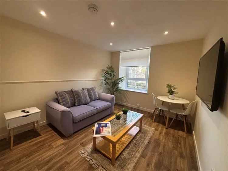 Dundee City Centre Studio Apartment - Newly Renovated