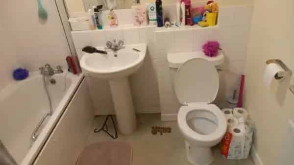 Spacious First Floor Flat Near Schools and Shops