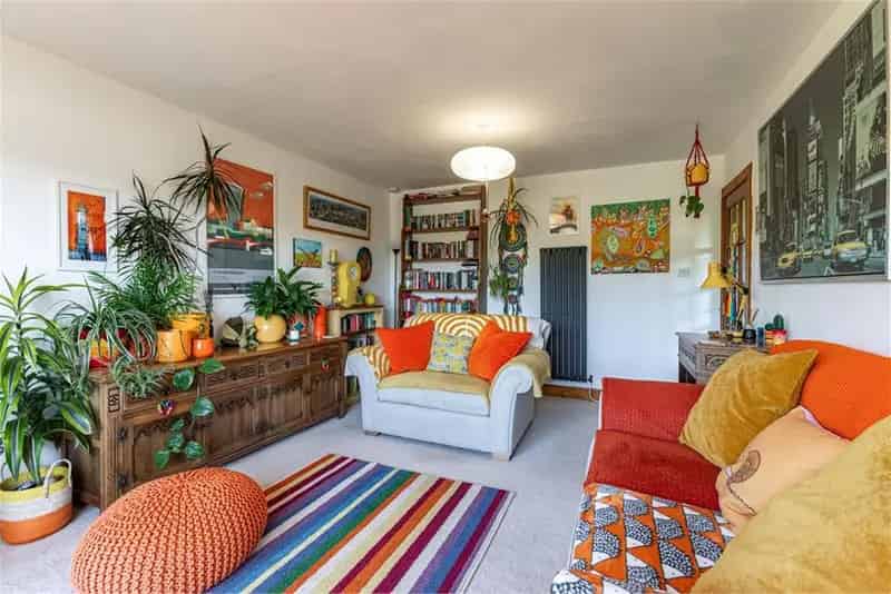 2 Bed Ground Floor Flat with Garden and Stunning Views