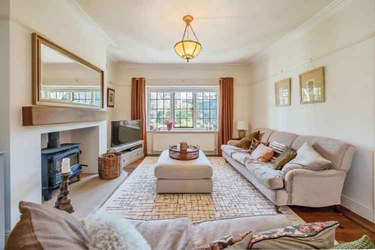 3000 sq ft Period Property with Four Double Bedrooms and Large Garden
