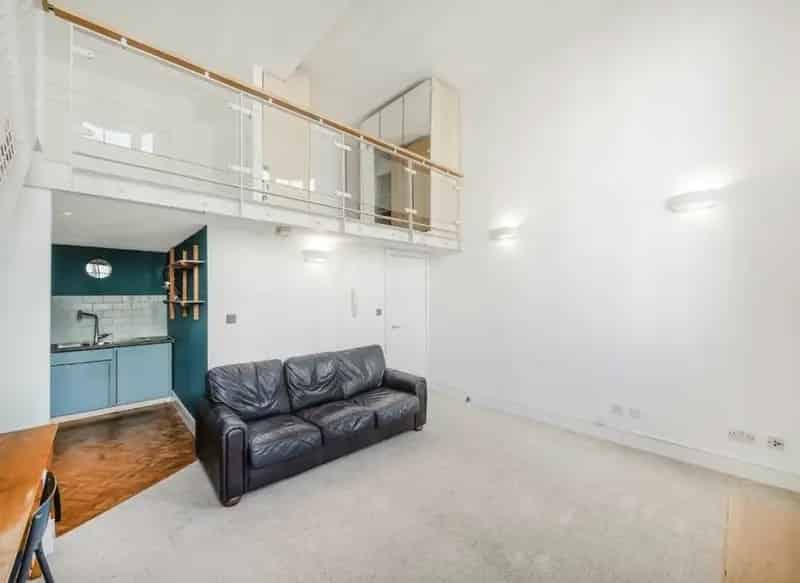 Spacious 1-Bed Split Level Apartment Near Upper Holloway