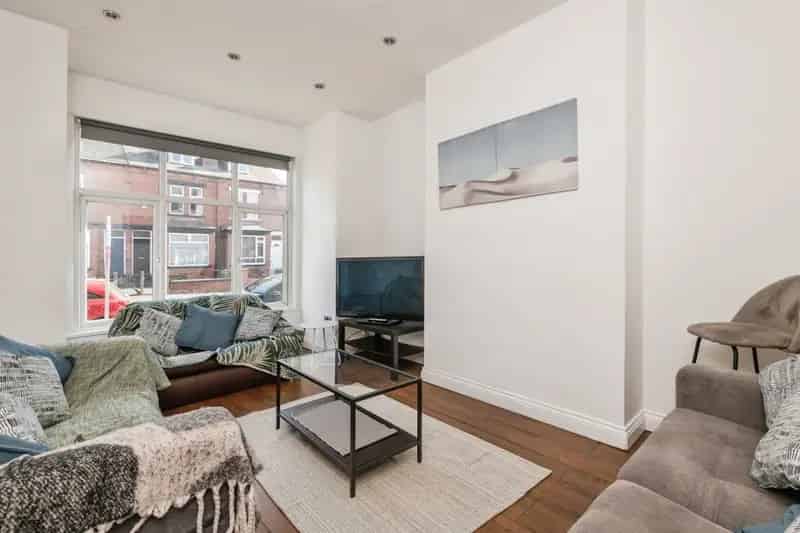 5 Bedroom House Ideal for Student Letting Near Leeds City Centre
