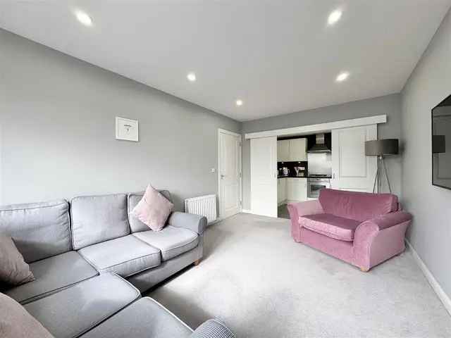 2 Bedroom Flat for Sale in Uddingston
