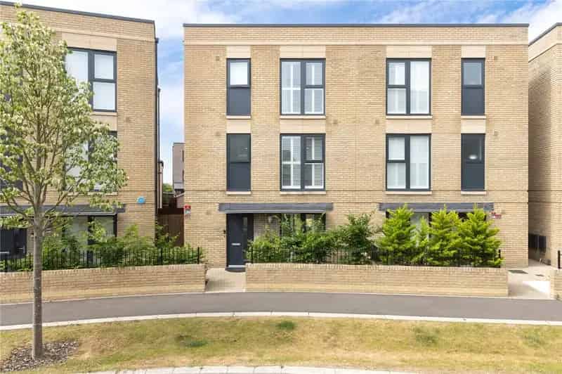 5 Bedroom Semi-Detached House for Sale Trumpington Meadows