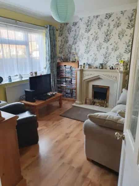 3 Bed Semi Detached House Large Garden Driveway Parking Staffordshire