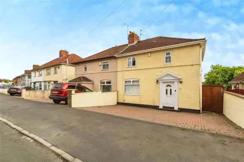 3 Bedroom Semi Detached House For Sale