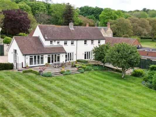 Luxury 5-Bedroom Family Home in Lincolnshire